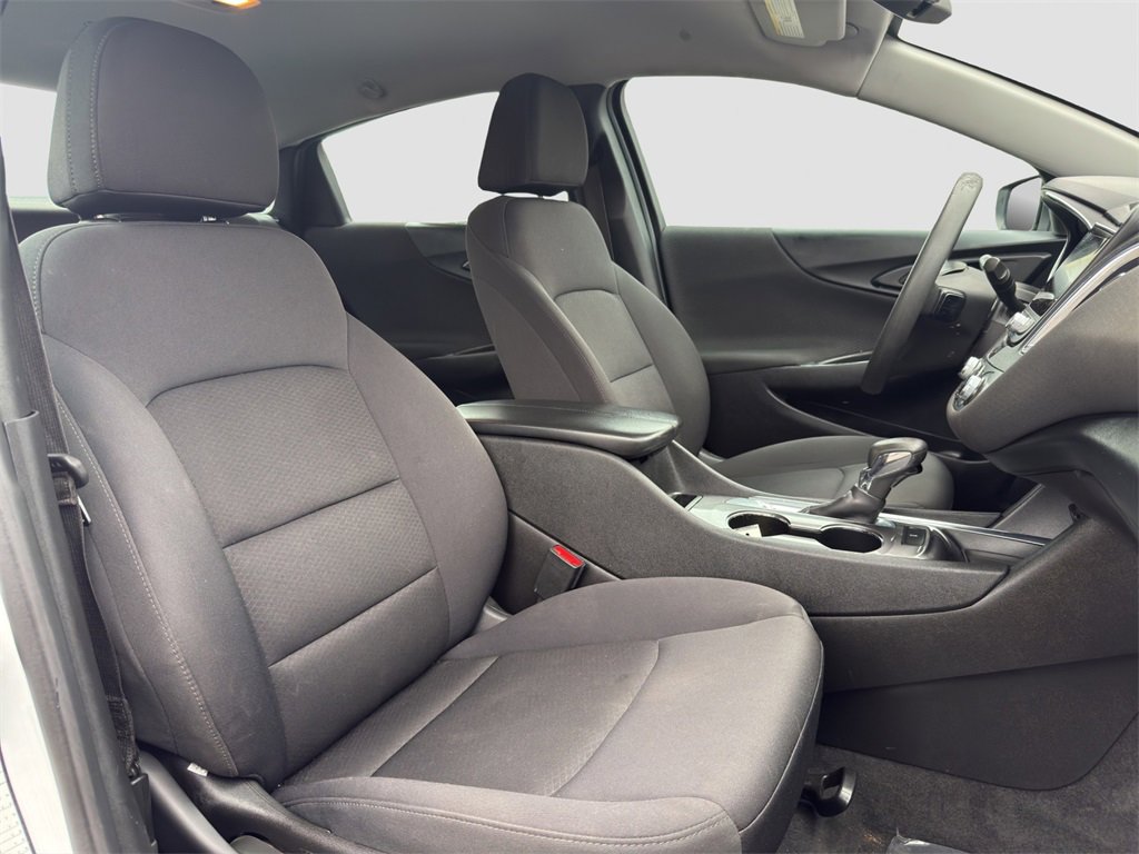 Used 2021 Chevrolet Malibu LT image 23