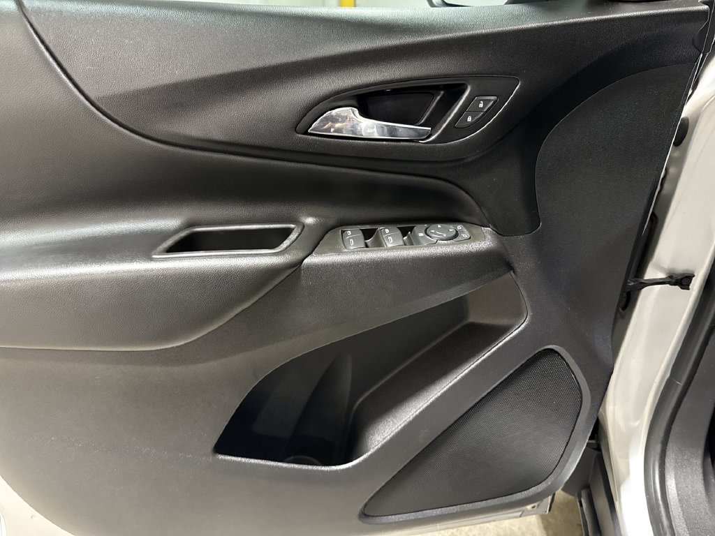 Used 2021 Chevrolet Equinox LT FWD image 20