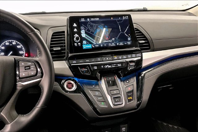 Used 2025 Honda Odyssey Touring image 7