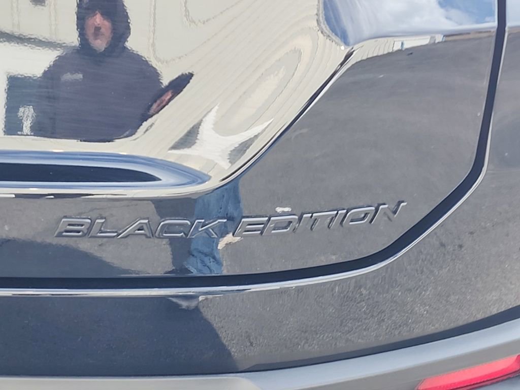 Certified 2025 Honda Pilot Black Edition image 8