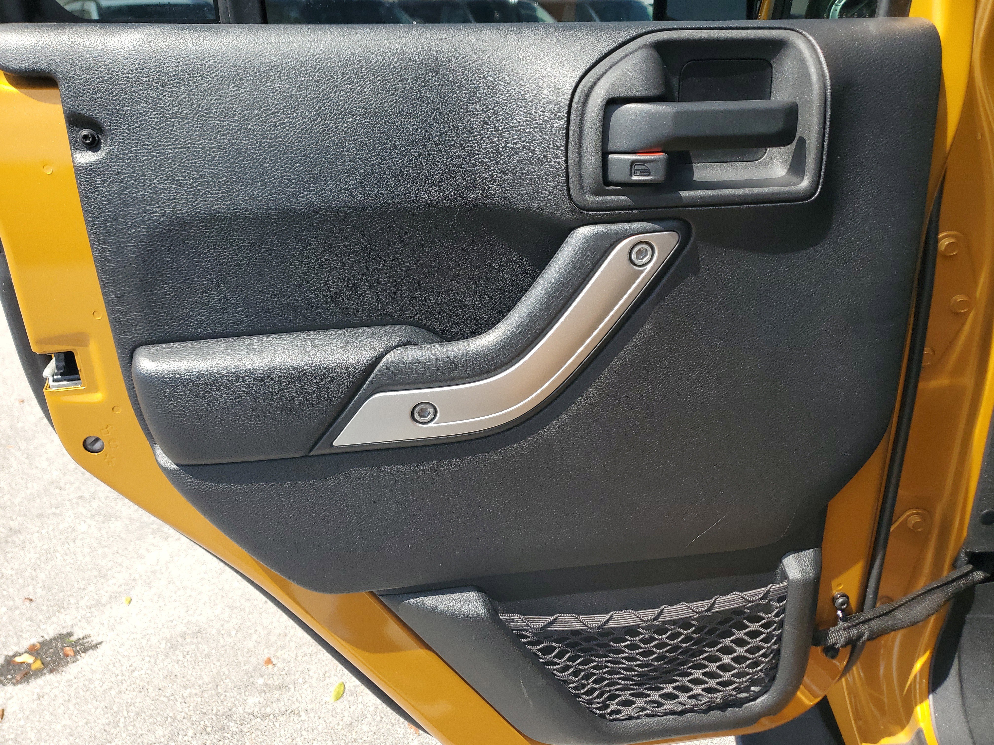 Used 2014 Jeep Wrangler Unlimited Sahara w/ Connectivity Group image 21