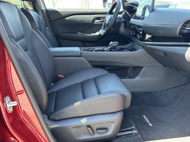 Certified 2025 Nissan Rogue SL AWD/4WD image 15