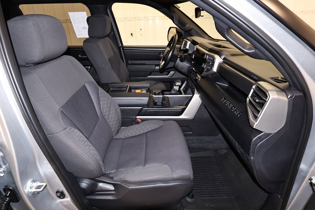 Used 2025 Toyota Tundra SR5 w/ SR5 Convenience Package AWD/4WD image 18