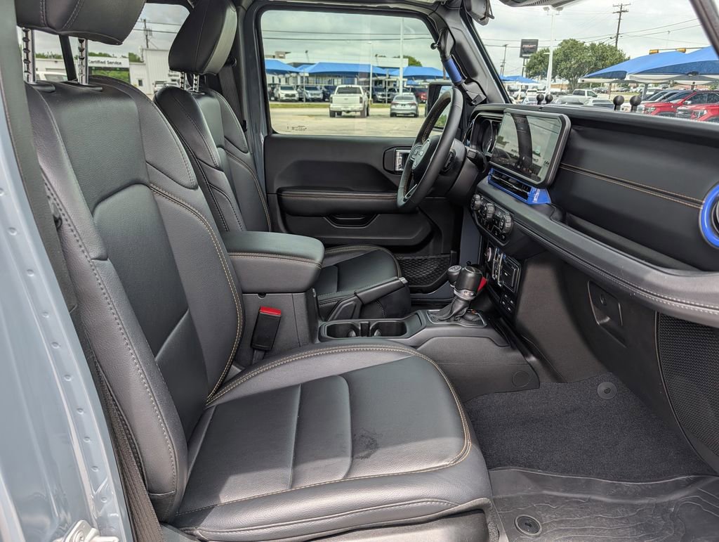 Used 2024 Jeep Gladiator Sport AWD/4WD image 32