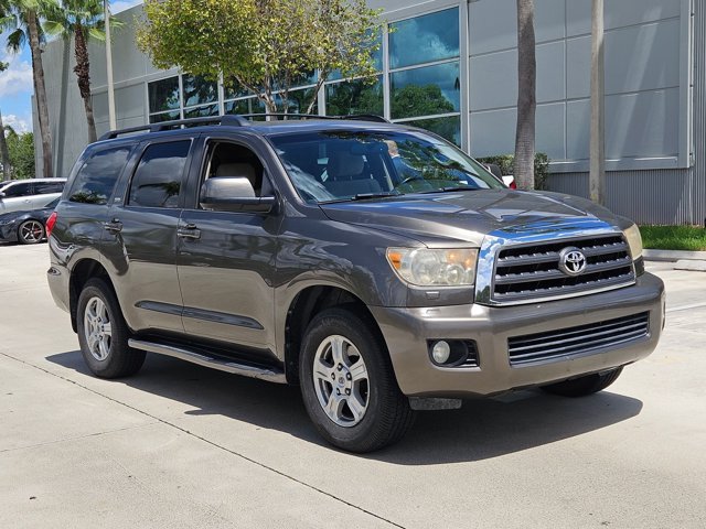 Used 2008 Toyota Sequoia SR5 w/ Towing Pkg AWD/4WD image 3