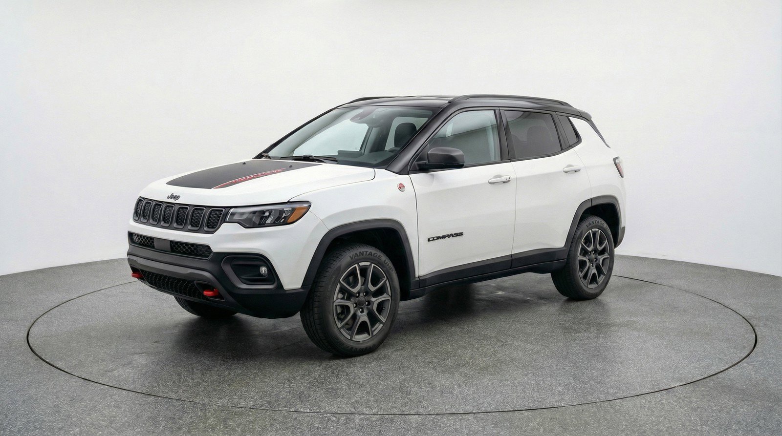 Used 2025 Jeep Compass Trailhawk image 3