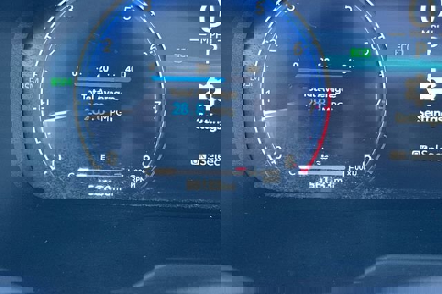 Certified 2025 Toyota RAV4 Limited w/ Advanced Technology Package image 29