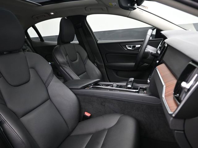 Used 2025 Volvo S60 B5 Plus AWD/4WD image 33