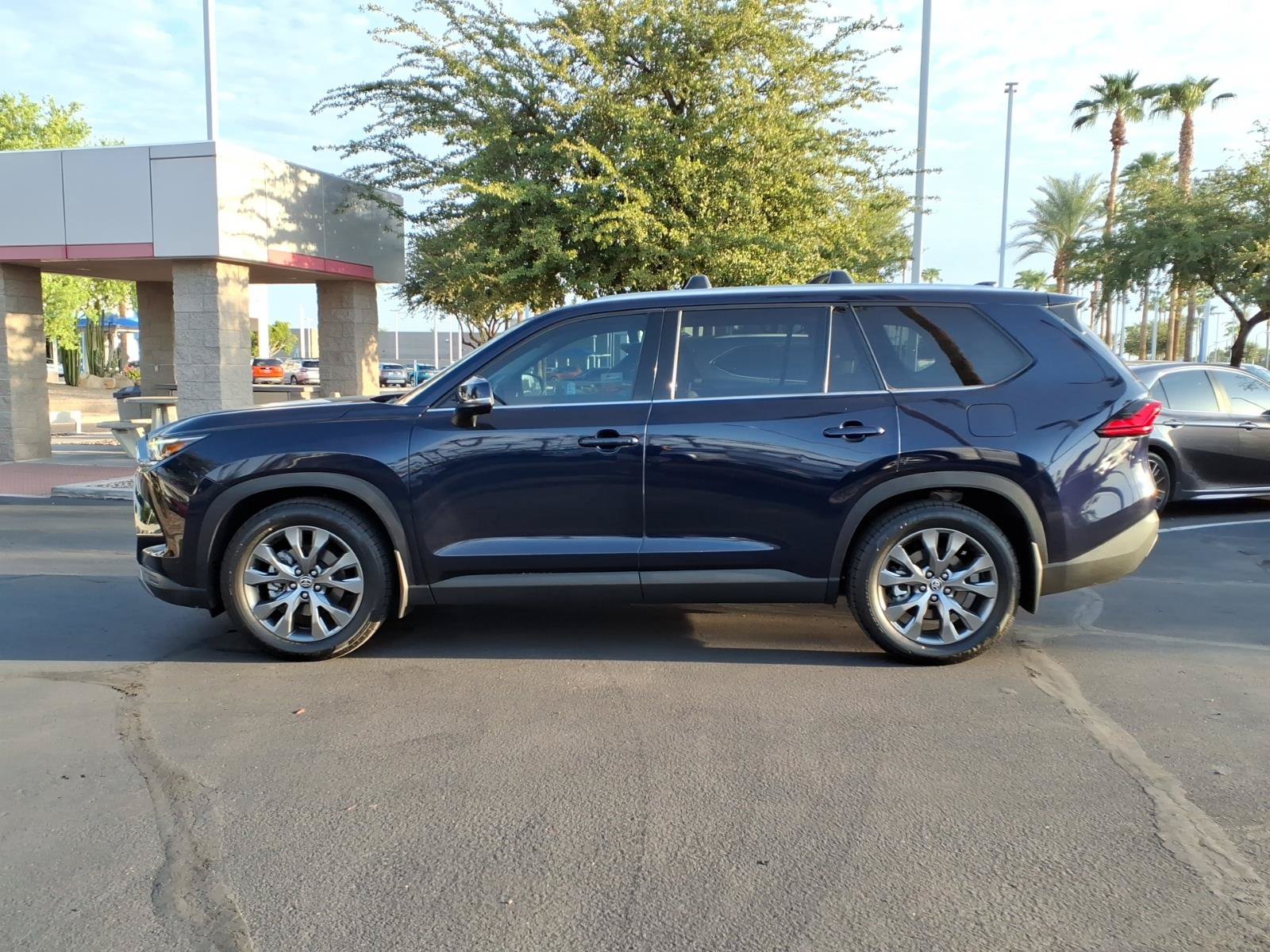 Certified 2024 Toyota Grand Highlander FWD image 7