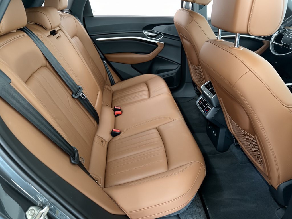 Certified 2024 Audi Q8 e-tron Premium Plus AWD/4WD image 29