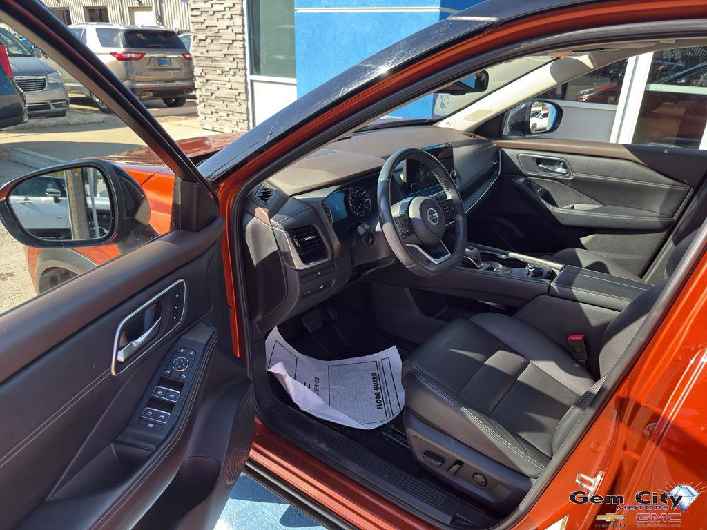 Used 2021 Nissan Rogue SL w/ Premium Package image 16