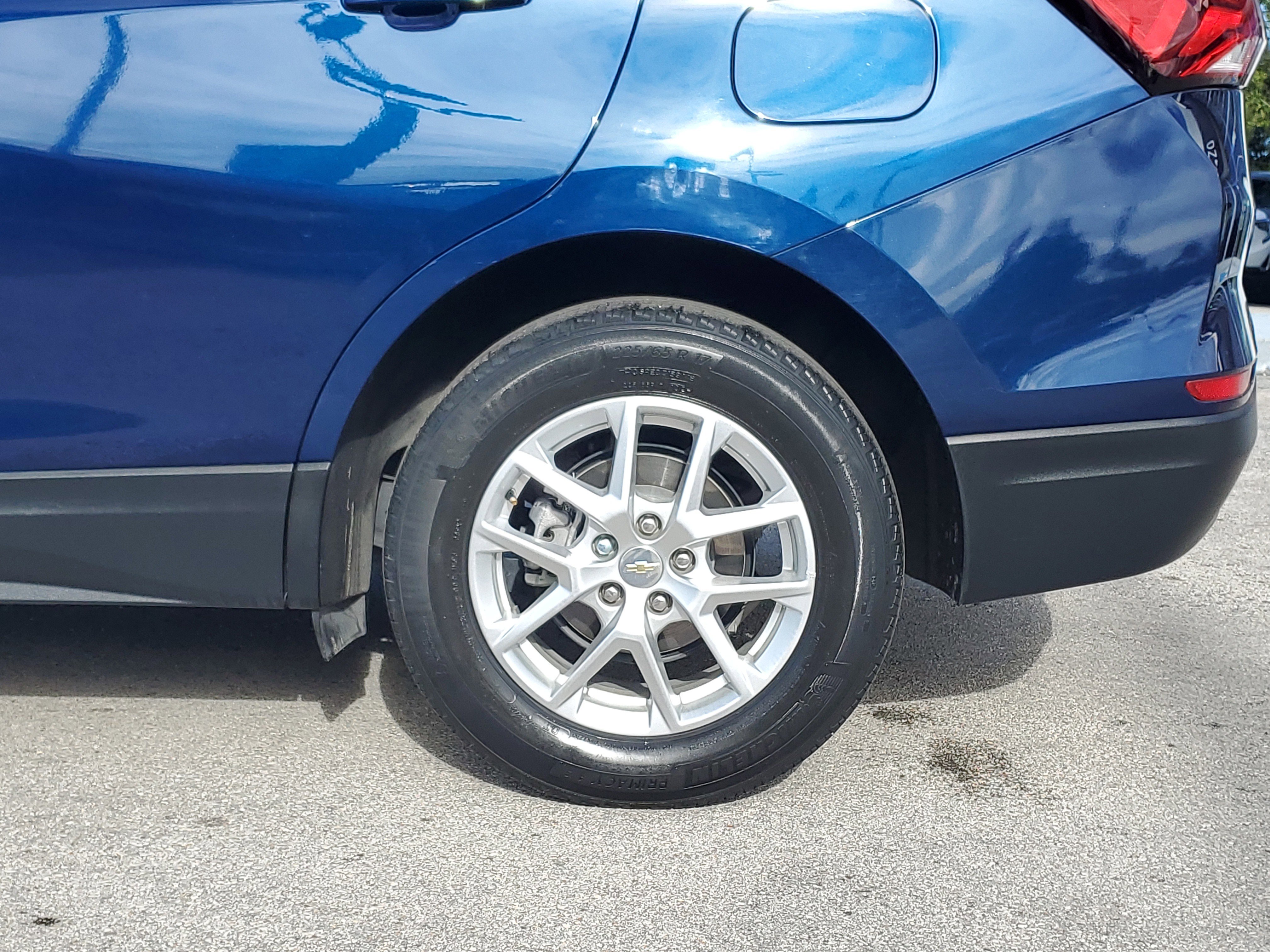 Used 2023 Chevrolet Equinox LS image 30