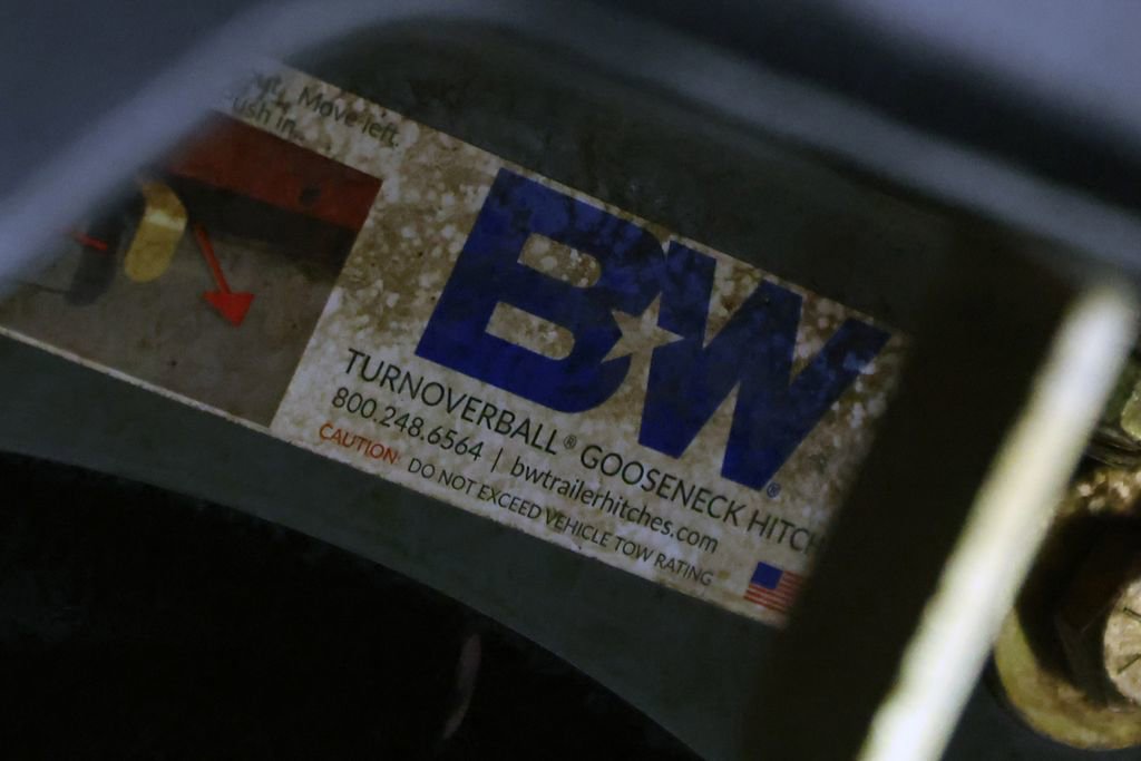 Used 2025 Ford F250 Platinum w/ FX4 Off-Road Package image 58