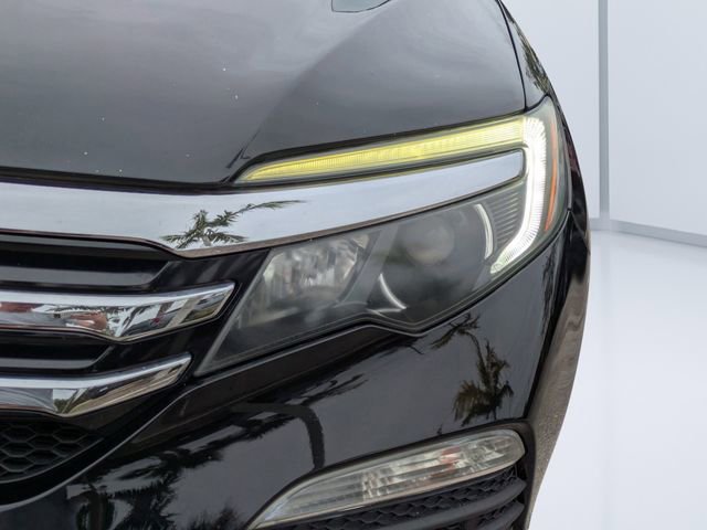 Used 2018 Honda Pilot Touring image 9