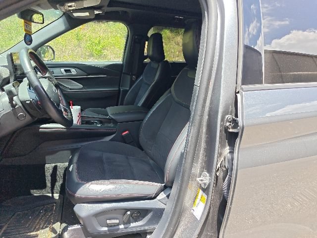 Used 2025 Ford Explorer ST AWD/4WD image 9