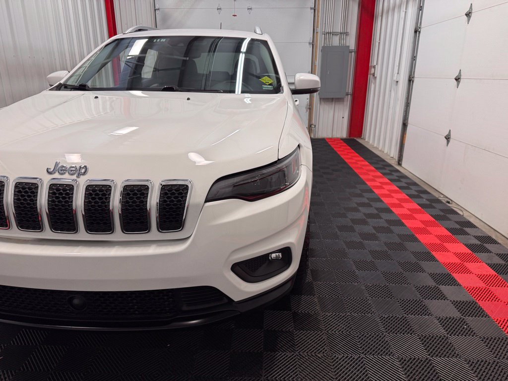Used 2021 Jeep Cherokee Latitude Plus AWD/4WD image 10