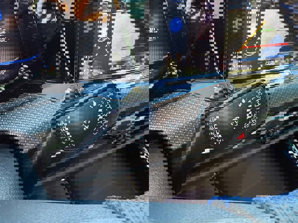 Used 2024 Volkswagen Golf R image 27