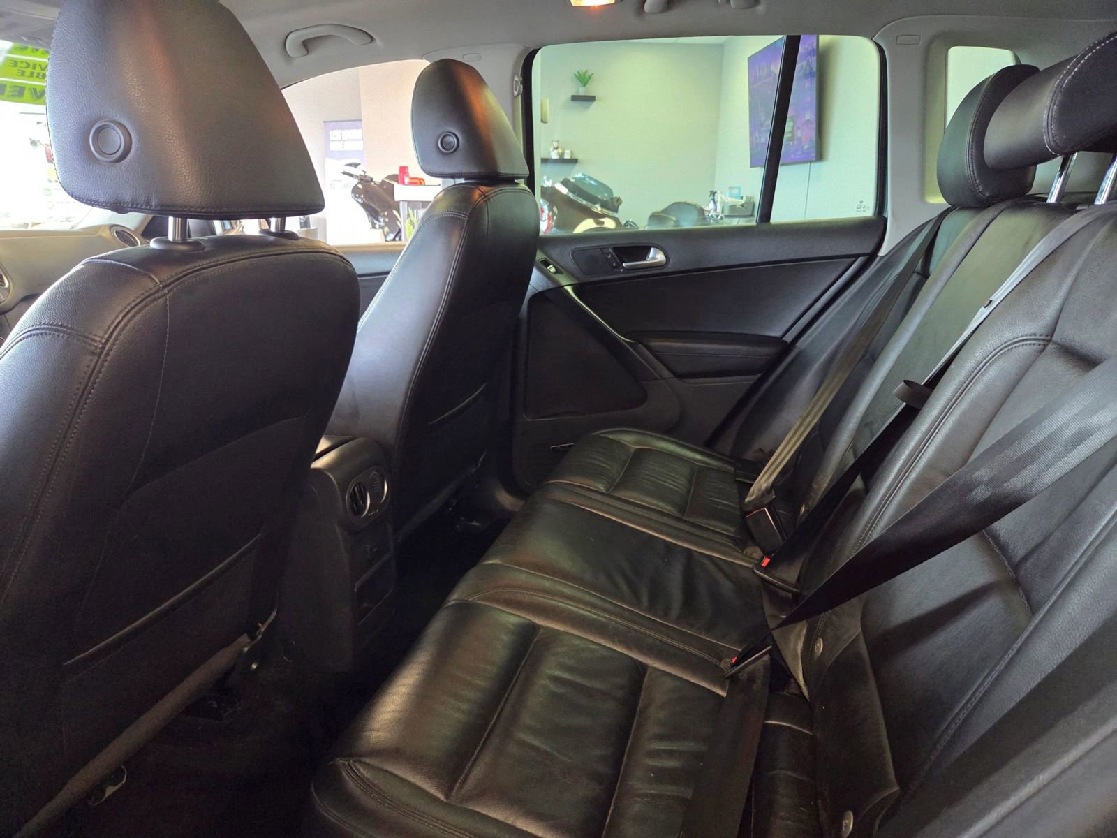 Used 2016 Volkswagen Tiguan SEL image 40