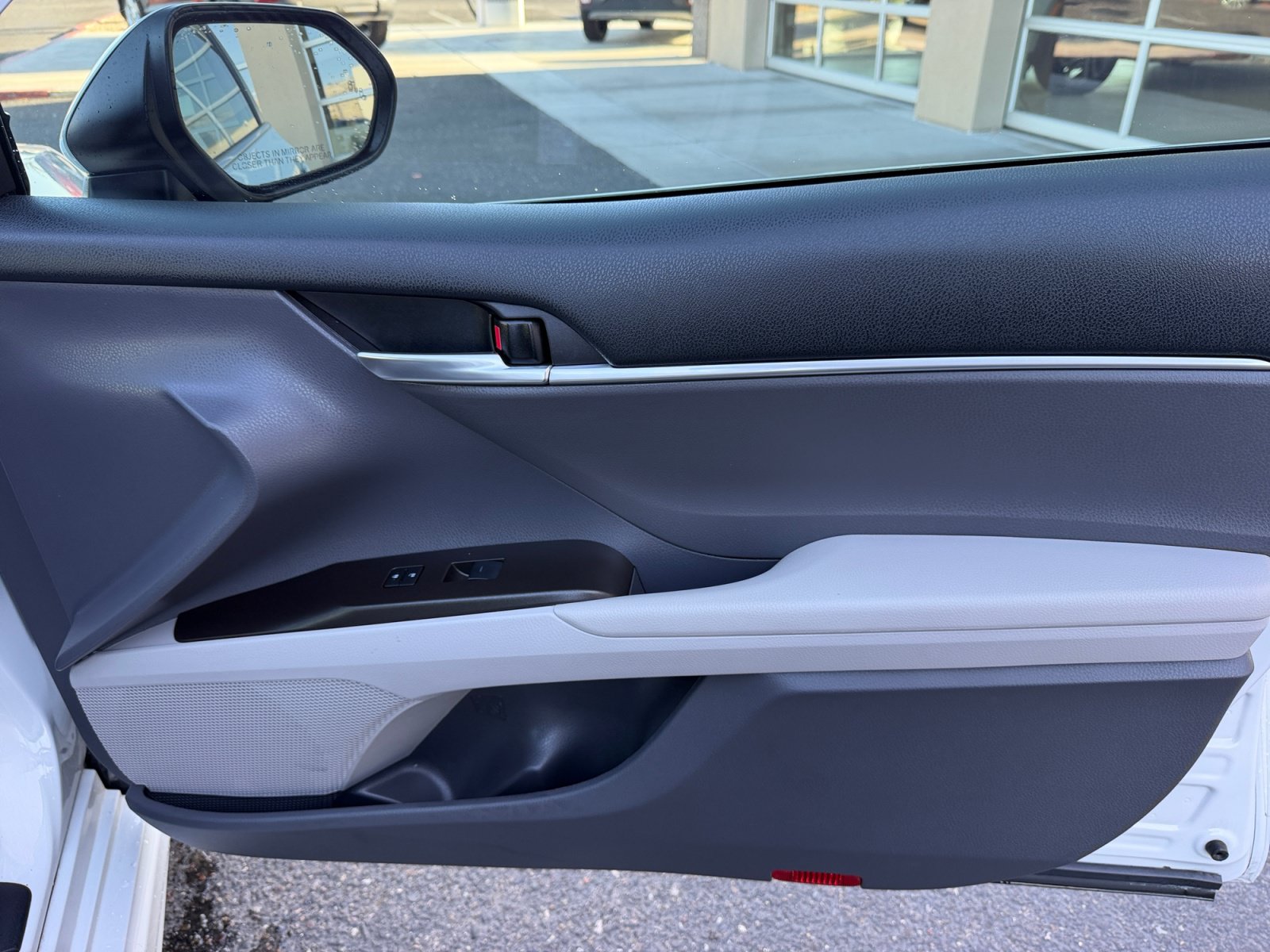 Used 2023 Toyota Camry SE w/ Audio Upgrade Package FWD image 16