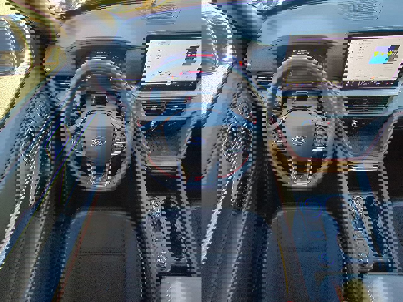 Used 2025 Ford Explorer ST image 16