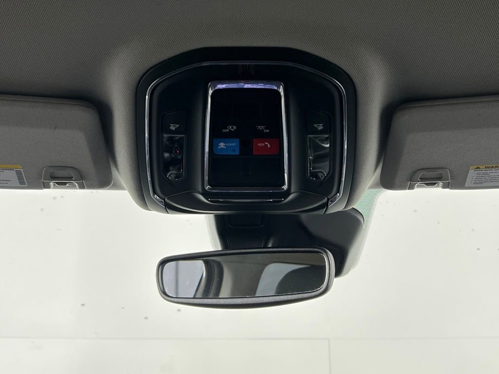 Used 2023 Jeep Grand Cherokee Laredo image 25