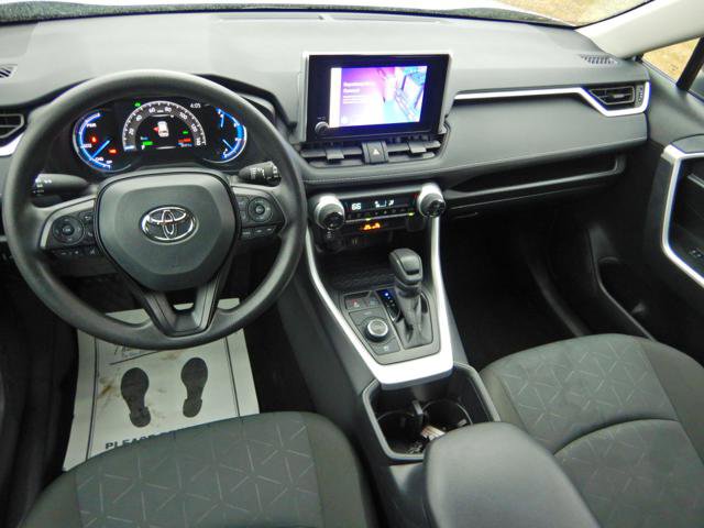 Used 2025 Toyota RAV4 XLE image 2