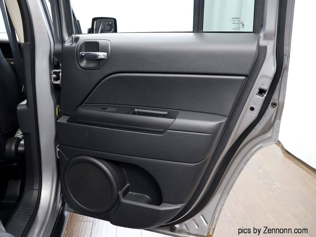Used 2016 Jeep Patriot High Altitude FWD image 27
