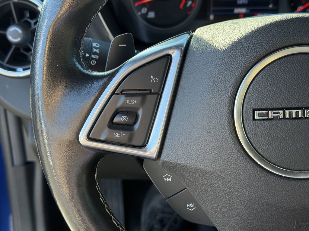 Used 2020 Chevrolet Camaro LT w/ Technology Package image 17