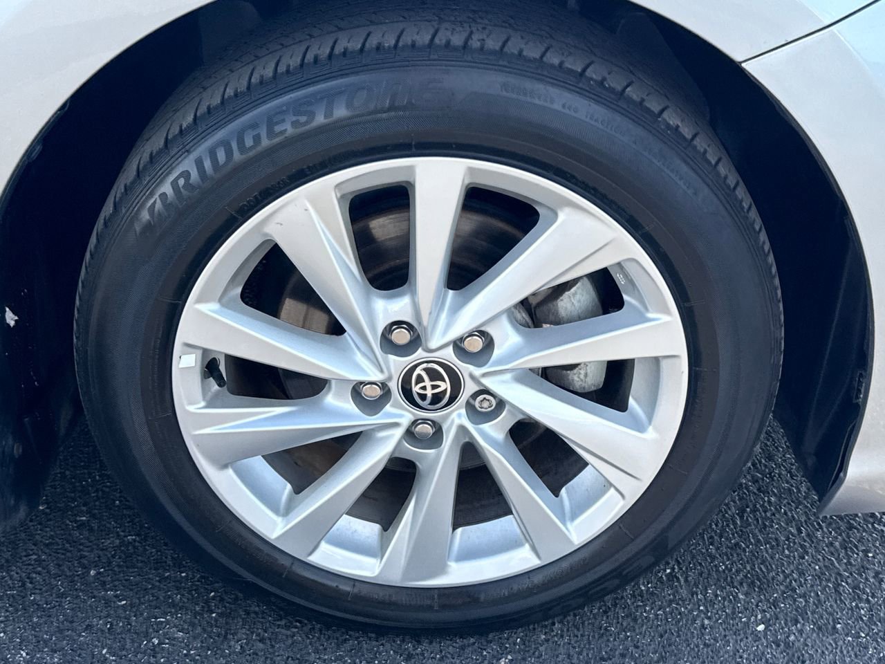 Used 2024 Toyota Camry SE image 9