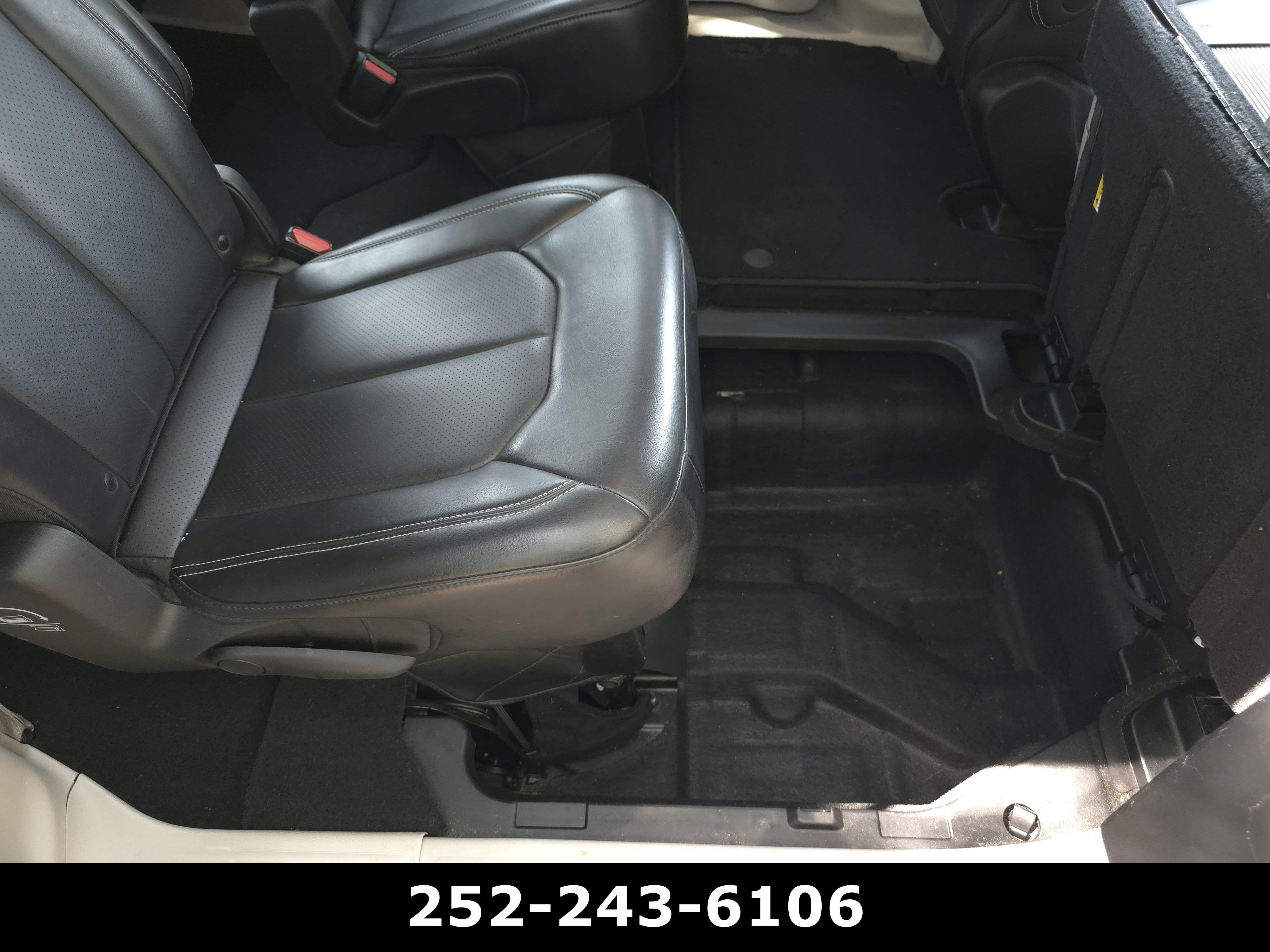 Used 2024 Chrysler Pacifica Touring-L FWD image 42