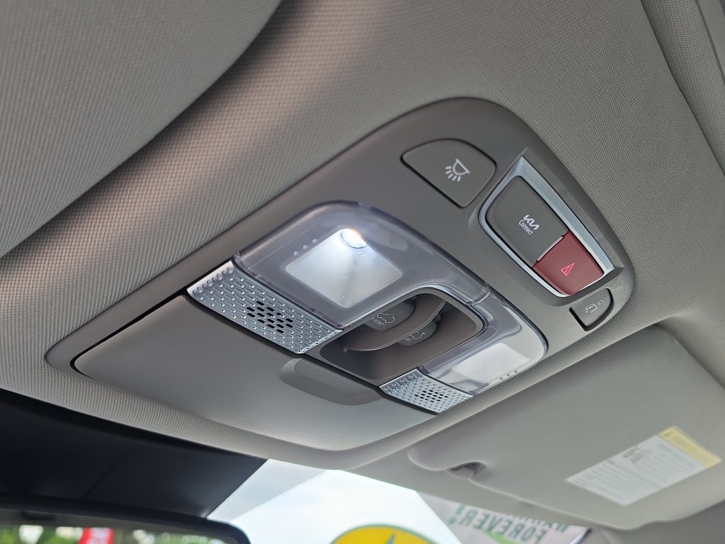 Used 2024 Kia Telluride SX w/ Towing Package FWD image 31