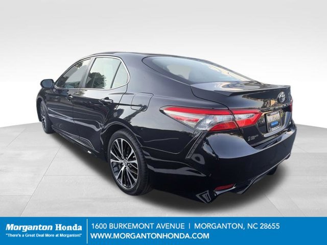 Used 2018 Toyota Camry SE w/ Moonroof Package FWD image 6
