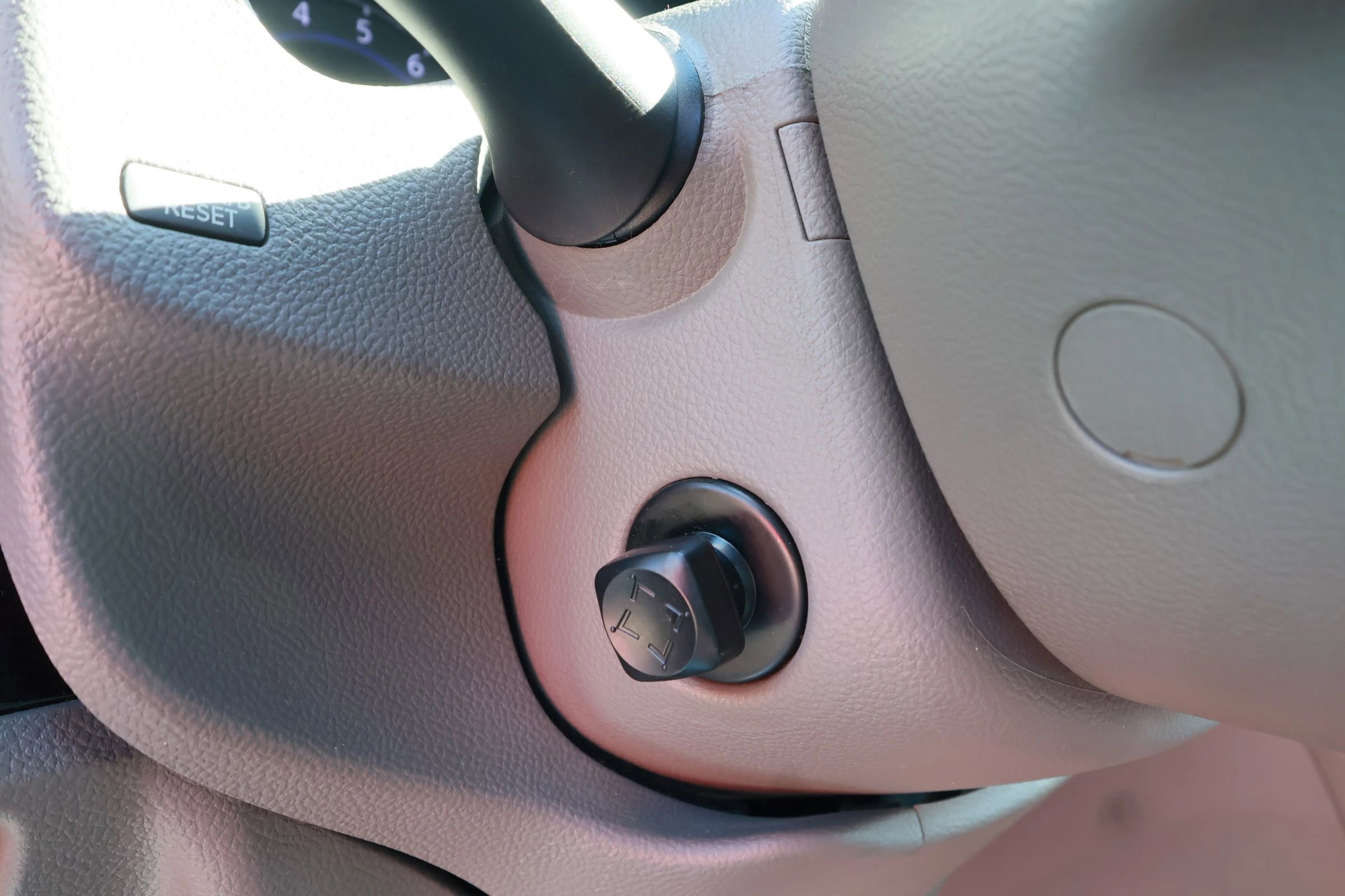 Used 2011 INFINITI G37 Journey w/ Premium Pkg image 37