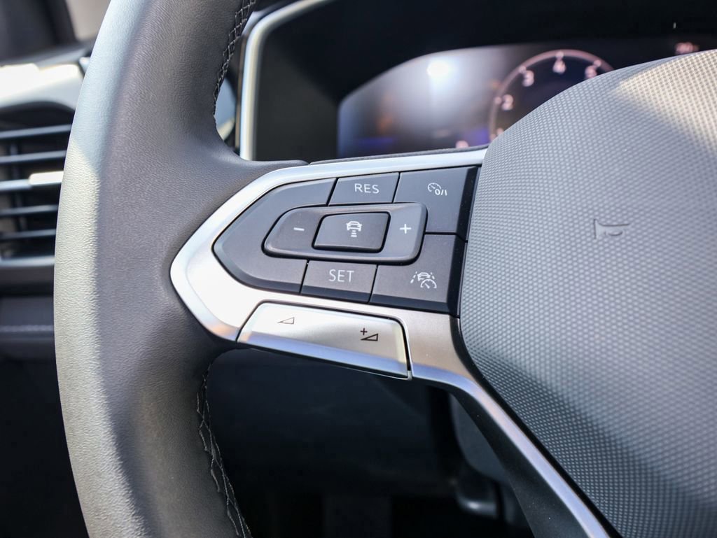 New 2026 Volkswagen Taos SE image 22