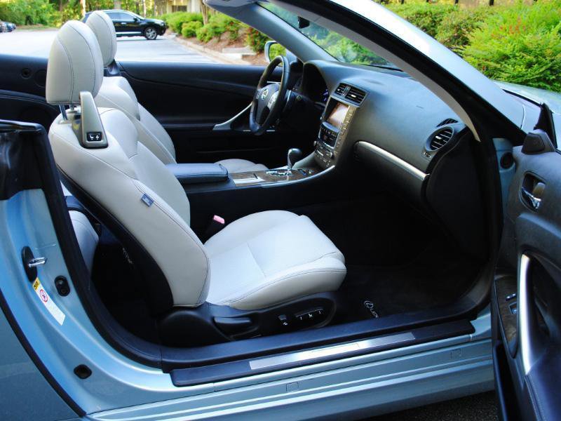 Used 2011 Lexus IS 350C w/ Luxury Pkg RWD image 15
