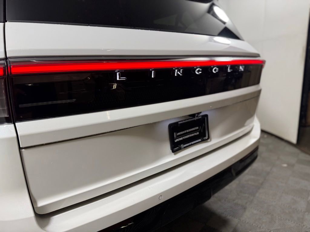 New 2025 Lincoln Navigator L Black Label image 25