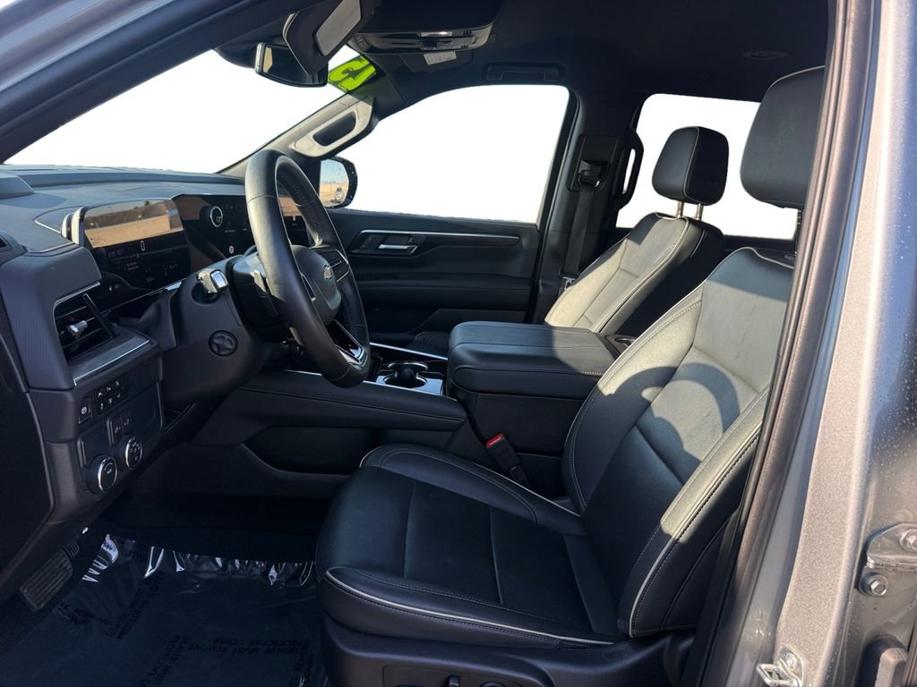 Certified 2025 Chevrolet Suburban Premier RWD image 10