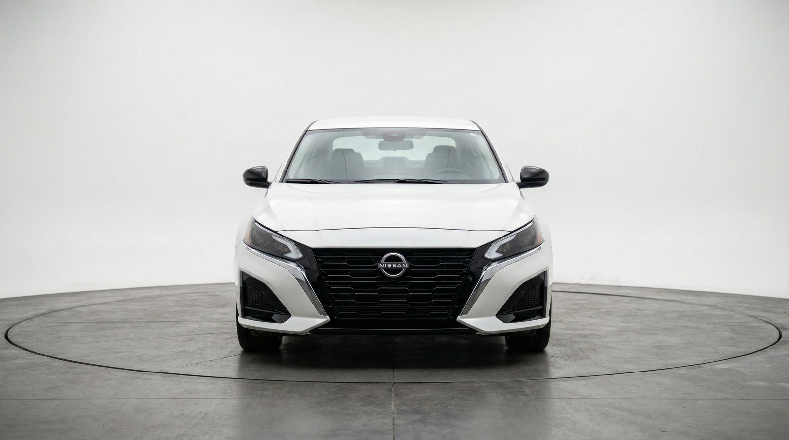 Used 2025 Nissan Altima 2.5 SV image 2