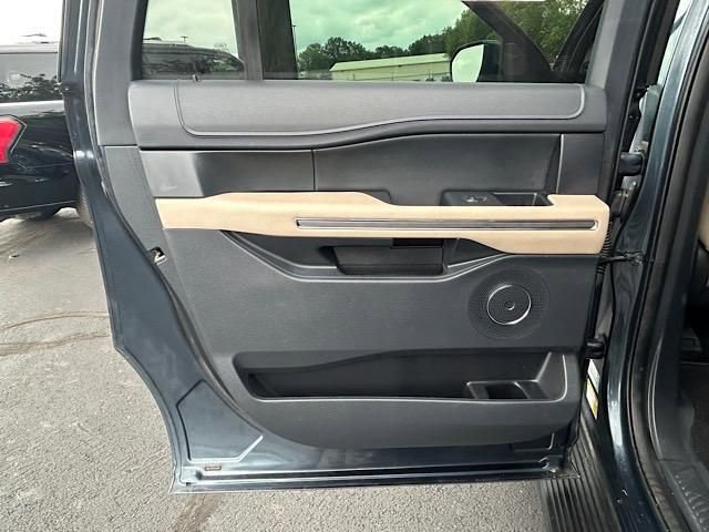 Used 2022 Ford Expedition Max XLT image 35
