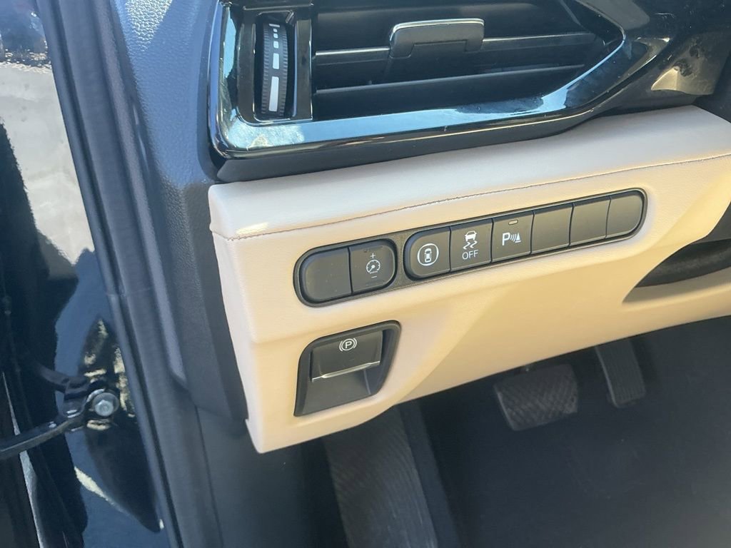 Certified 2023 Acura MDX FWD w/ Technology Package image 11