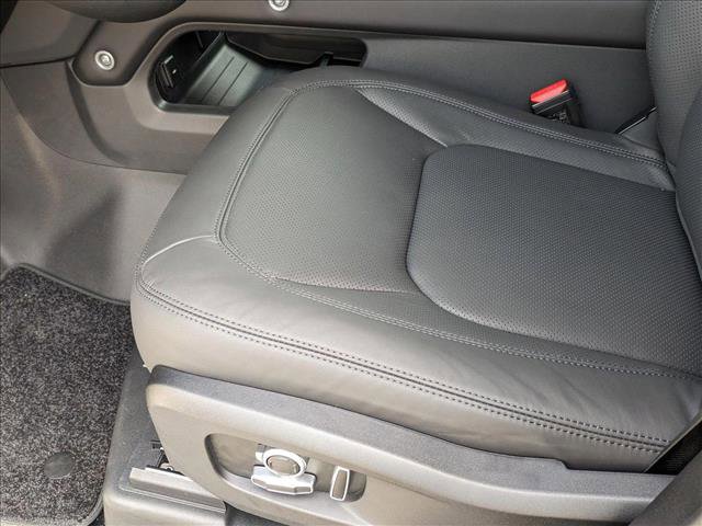 New 2025 Land Rover Defender 130 S image 4