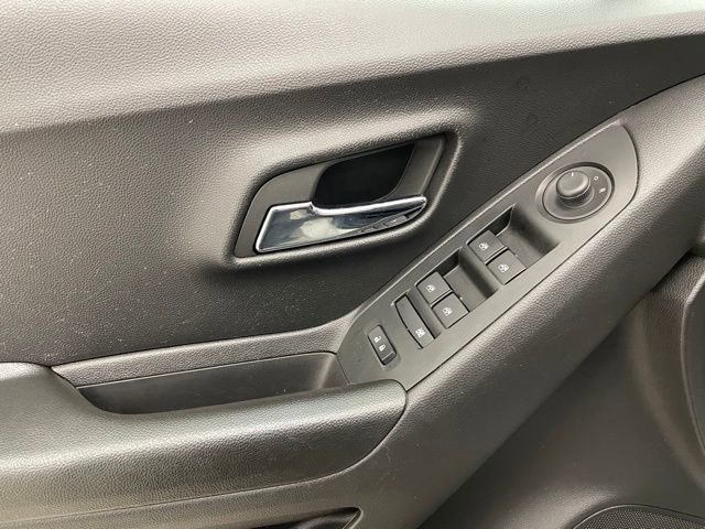 Certified 2022 Chevrolet Trax LT w/ Sport Edition image 11