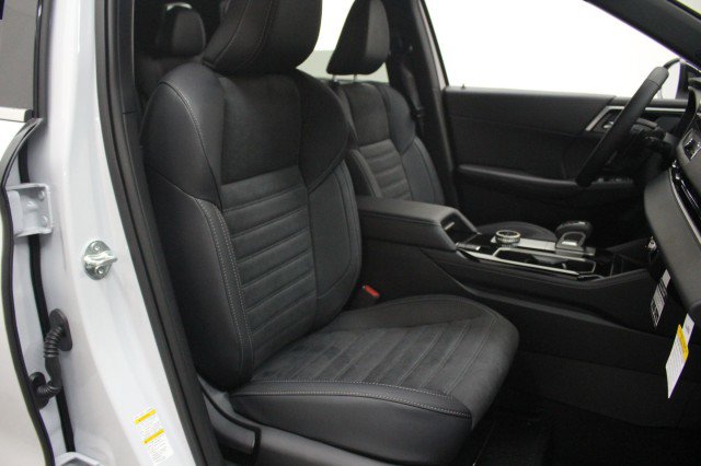 New 2026 Mitsubishi Outlander LE FWD image 15