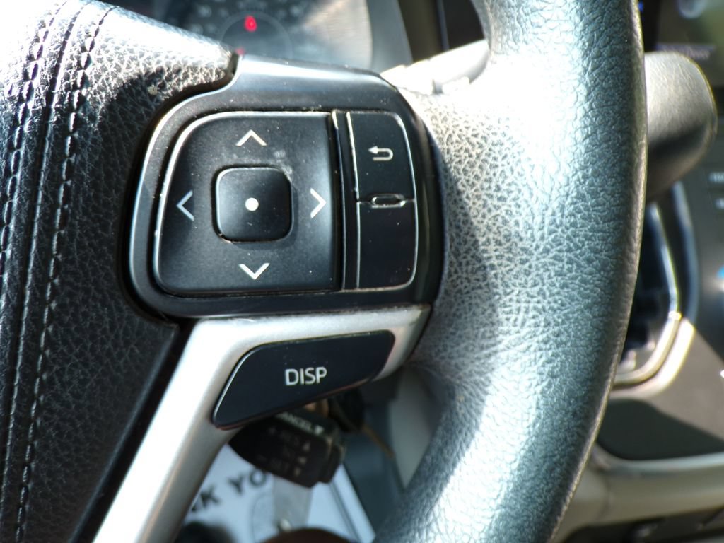 Used 2017 Toyota Sienna LE AWD/4WD image 29