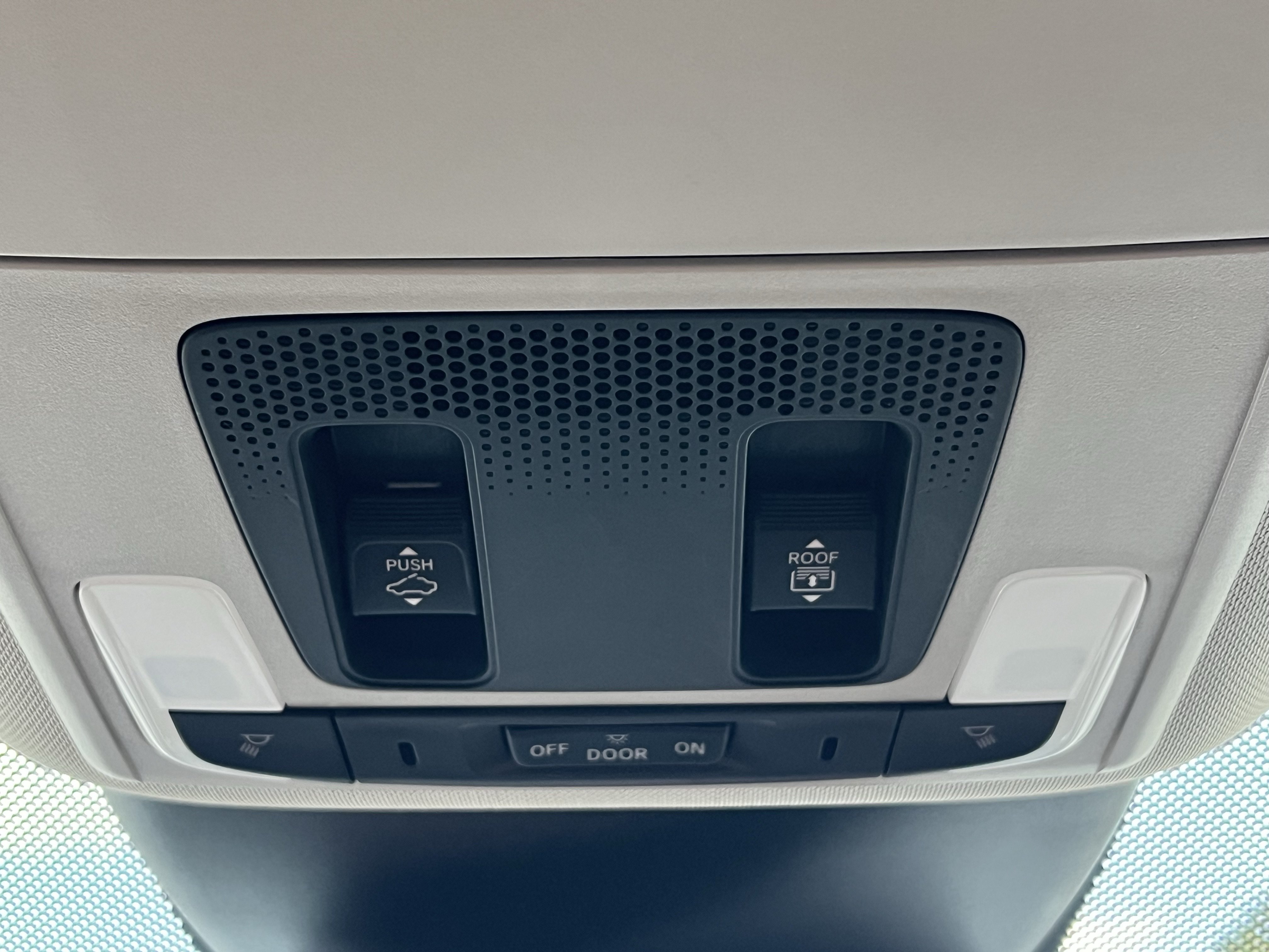 Used 2025 Honda Pilot Touring image 29