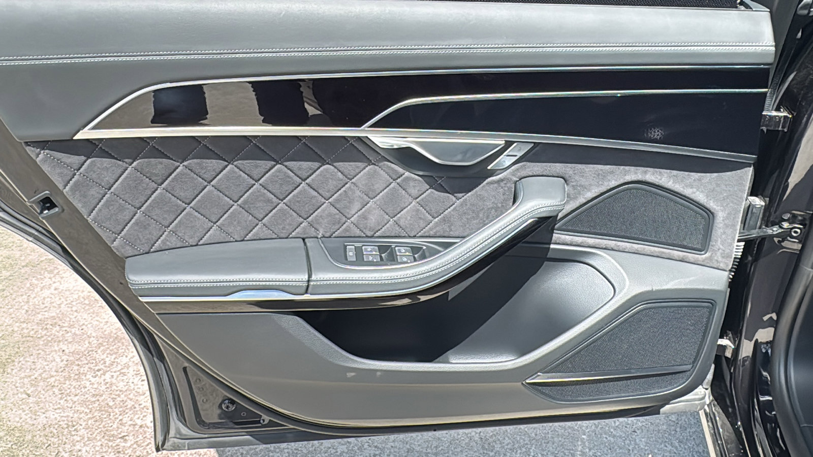 Used 2024 Audi S8 image 16