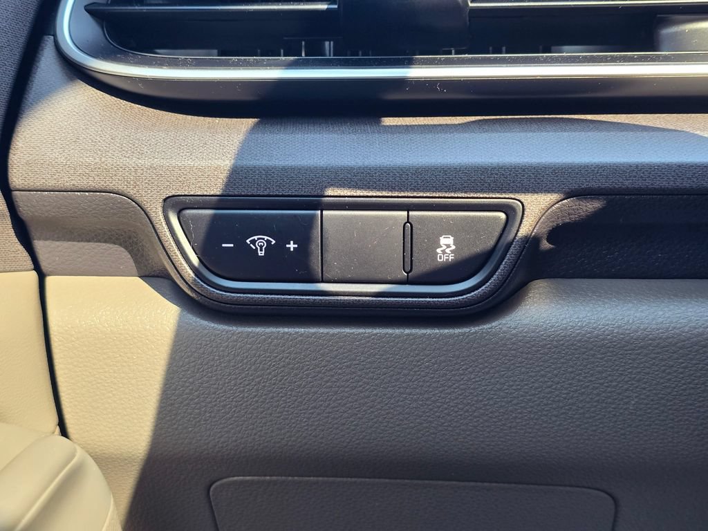 Certified 2025 Kia Carnival SX FWD image 19