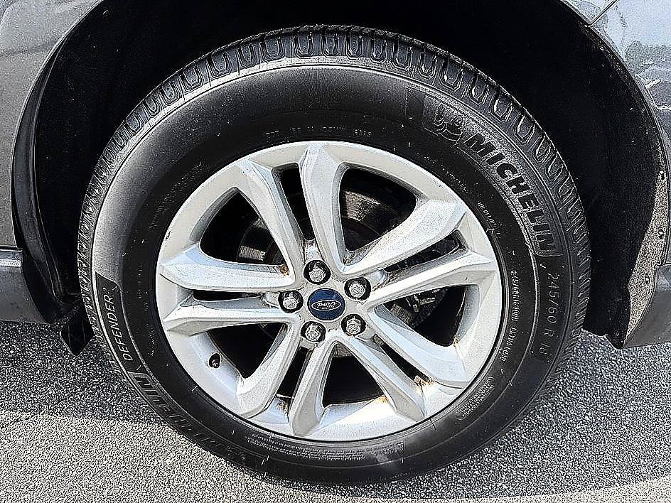 Used 2019 Ford Edge SEL w/ Equipment Group 201A FWD image 8