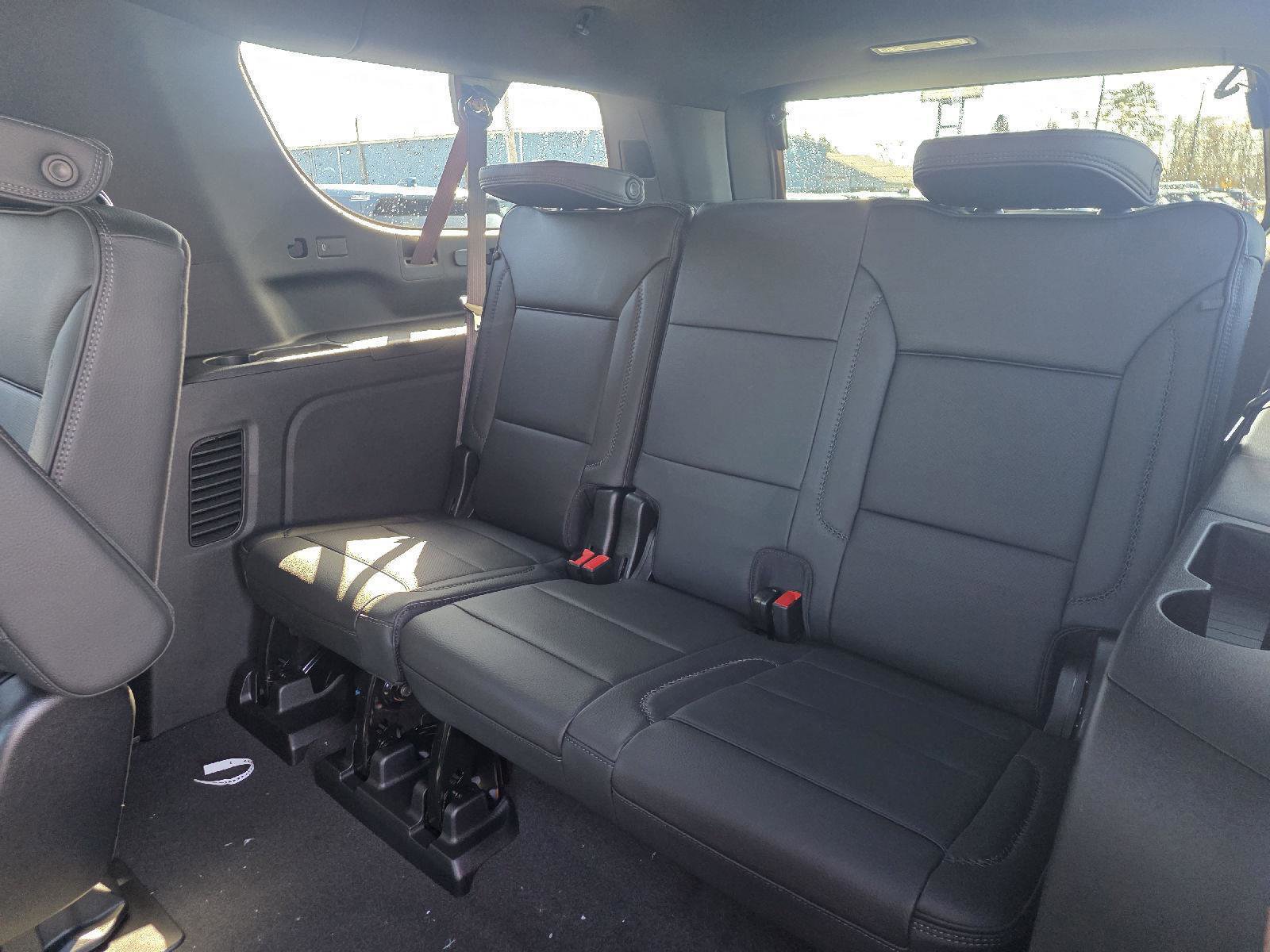 New 2026 GMC Yukon XL Denali w/ Denali Reserve Package image 28