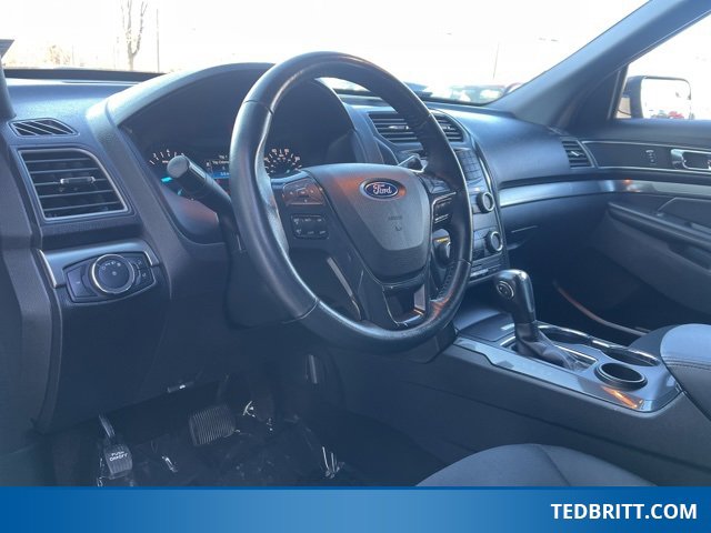 Used 2019 Ford Explorer XLT image 25